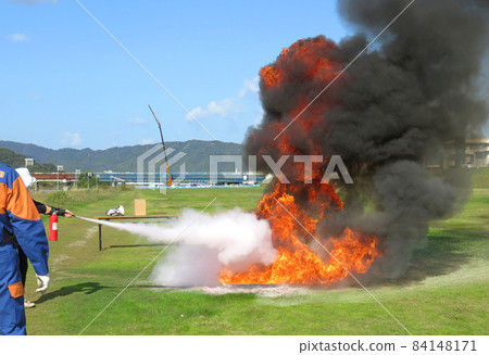 Fire fighting training Fire fighting training 84148171