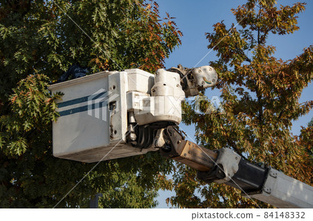 lifting platform in the city is ready to work lifting platform in the city is ready to work 84148332
