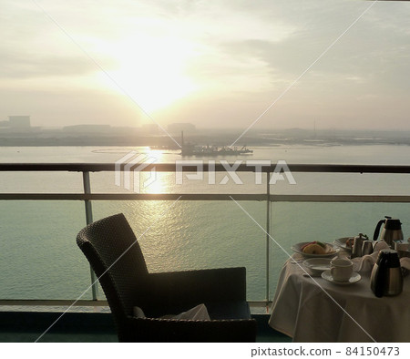 Breakfast on the balcony of the cruise ship << Off Singapore >> Breakfast on the balcony of the cruise ship << Off Singapore >> 84150473