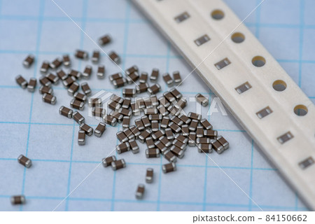 Electronic parts (chip ceramic capacitor) 84150662