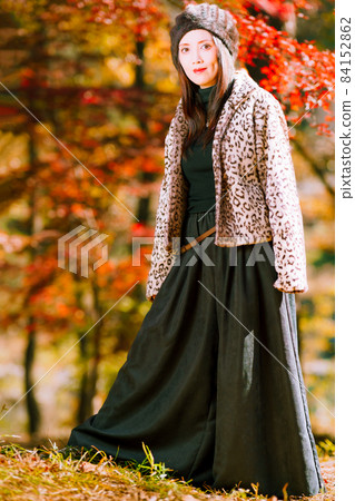 A cute girl in the maple park in Chichibu A cute girl in the maple park in Chichibu 84152862
