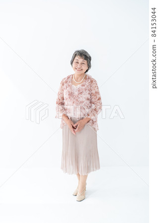 Senior female portrait whole body 84153044