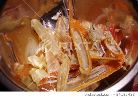Crab shells that have been eaten 84155458