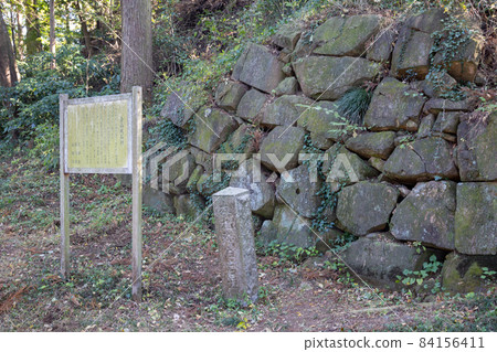 歷史遺址 金山城遺址 主圍牆後的石牆 歷史遺址 金山城遺址 主圍牆後的石牆 84156411