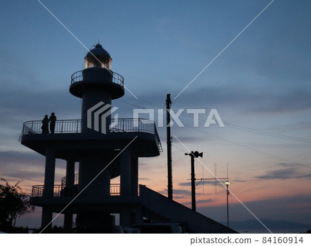 和歌山西崎燈塔的日落景色 84160914