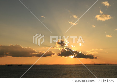 從停車場看海螢海和日落 從停車場看海螢海和日落 84161229
