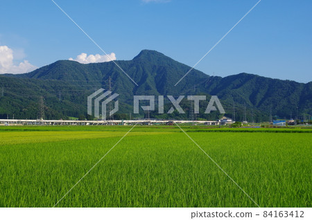 福井縣越前市日野山腳下的北陸新幹線 84163412