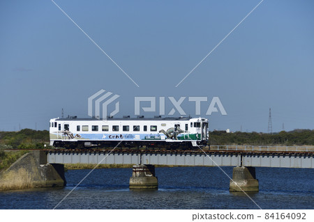 Mukawa Ryu 火車穿過 Abira 河 Mukawa Ryu 火車穿過 Abira 河 84164092