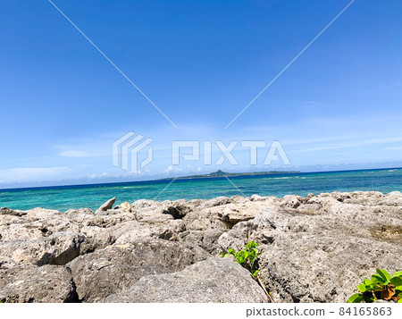 Seaside scenery (island / rock / sea) Seaside scenery (island / rock / sea) 84165863