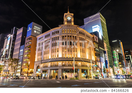 Tokyo cityscape in Japan November ・ Ginza has the same number of people as before the Corona disaster = November 20 Tokyo cityscape in Japan November ・ Ginza has the same number of people as before the Corona disaster = November 20 84166826