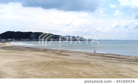 Yuigahama in Kamakura 84168434