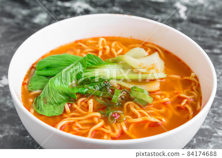 Extraordinary ramen 84174688