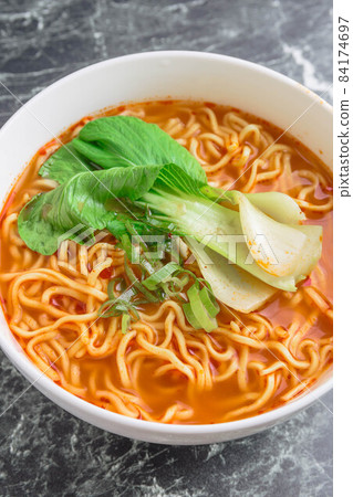 Extraordinary ramen 84174697