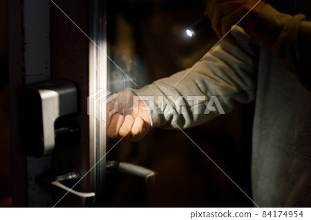 Burglar picking 84174954