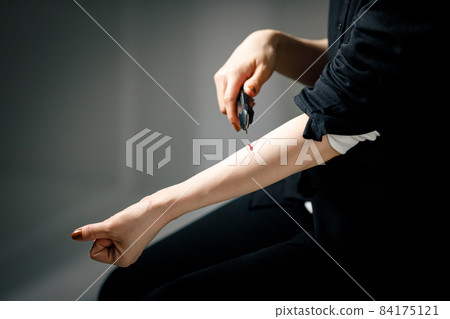 Knife blood blood 84175121