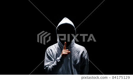 戴兜帽的男人 84175129