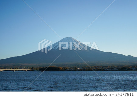 Lake Kawaguchi and Mt. Fuji in Yamanashi Prefecture in the evening 84177611
