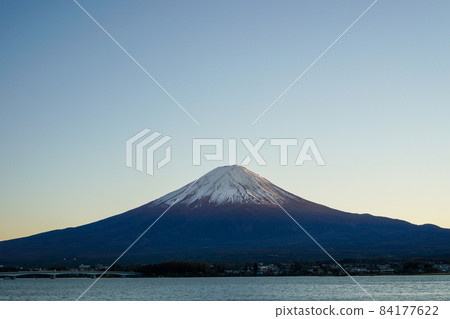 Lake Kawaguchi and Mt. Fuji in Yamanashi Prefecture in the evening Lake Kawaguchi and Mt. Fuji in Yamanashi Prefecture in the evening 84177622