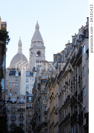 Basilique of Sacre Coeur, Montmartre, Paris, France Basilique of Sacre Coeur, Montmartre, Paris, France 84181413