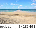 A band of pumice stones (derived from Fukutoku-Okanoba) berthed on the beach on the coast of the main island of Okinawa (taken at the height of the line of sight from the coast) 84183464
