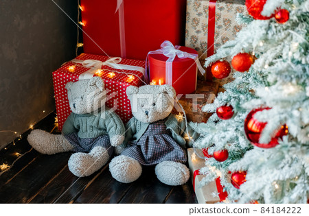 Christmas tree with gifts and teddy bears Christmas tree with gifts and teddy bears 84184222