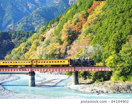 靜岡縣大井川4號橋秋葉和SL十一月 靜岡縣大井川4號橋秋葉和SL十一月 84184902
