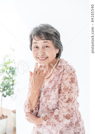 高級女性肖像 84185540