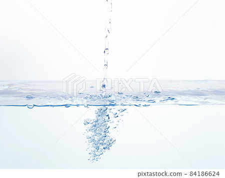 Water pouring water surface bubble 84186624