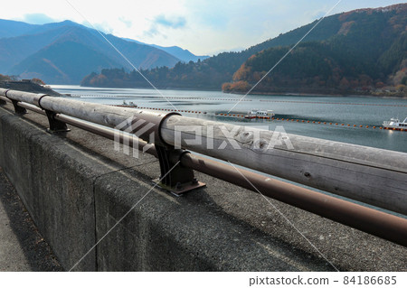 Ogochi Dam and Autumn Leaves (Okutama Town, Tokyo, November 2021) 84186685