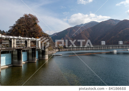Ogochi Dam and Autumn Leaves (Okutama Town, Tokyo, November 2021) Ogochi Dam and Autumn Leaves (Okutama Town, Tokyo, November 2021) 84186688