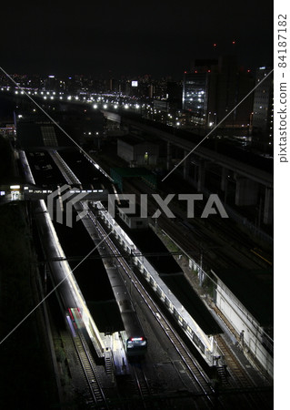 山手線/京濱東北線在末班車附近的田畑站下車 山手線/京濱東北線在末班車附近的田畑站下車 84187182