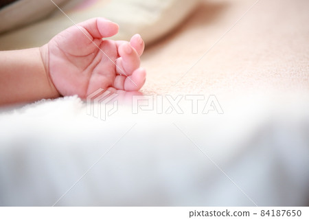 嬰兒手 嬰兒手 84187650