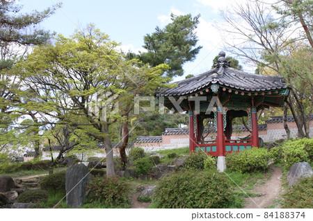 "International Garden" in Tsurumi Ryokuchi, Flower Expo Memorial Park (Republic of Korea) 84188374