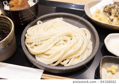 Gunma Prefecture's delicious Mizusawa Udon set 84188682