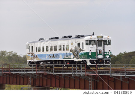 Hidaka Main Line Yufutsu-Hamaatsuma Kiha 40-1706 (Tomakomai) Kamuysaurus (Mukawa Ryu) Reconstruction Train 84188899