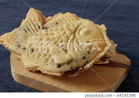 Taiyaki in translation Taiyaki in translation 84191396
