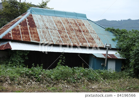 Abandoned house Abandoned house 84196566