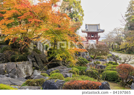 充滿秋色的大摩寺奧之院 84197865