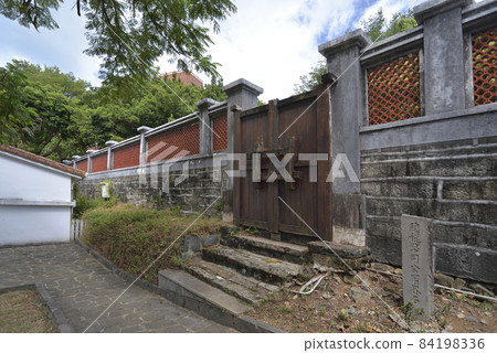Garden fence and wooden door Garden fence and wooden door 84198336