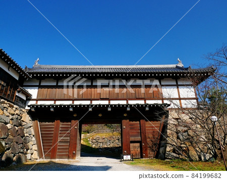 Yamatokoriyama Castle Pursuit Gate (front) 84199682