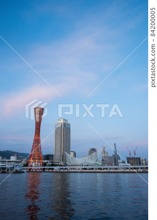 Evening view of Kobe port 84200005