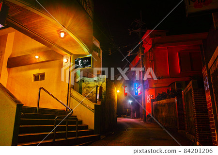 Night entertainment district in Miyakojima City, Okinawa Prefecture Night entertainment district in Miyakojima City, Okinawa Prefecture 84201206