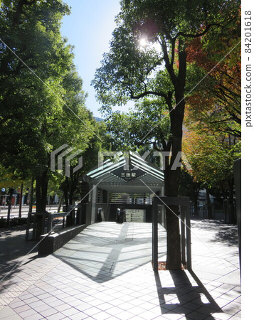 Entrance / exit of Mita Station on the Toei Mita Line Entrance / exit of Mita Station on the Toei Mita Line 84201618
