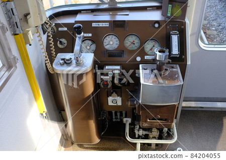 Train's driver's seat 84204055