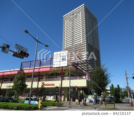 Near the Minamisenju 4-chome intersection Near the Minamisenju 4-chome intersection 84210137