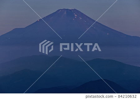 Fuji of the dawn seen from Tanzawa · Tonodake Fuji of the dawn seen from Tanzawa · Tonodake 84210632
