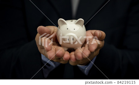 The pinky bank place on hands with man wear black suite 84219115