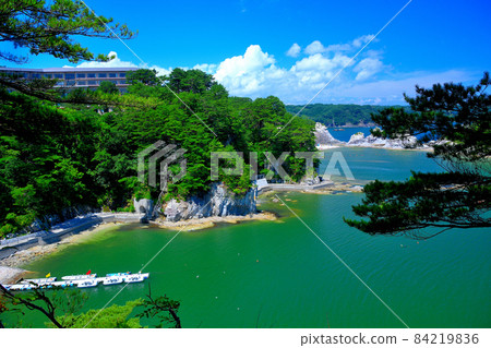 Jodogahama, a unique view created by the blue sky and white rocks from the Jodogahama Observatory, Miyako City, Iwate Prefecture (5) Jodogahama, a unique view created by the blue sky and white rocks from the Jodogahama Observatory, Miyako City, Iwate Prefecture (5) 84219836