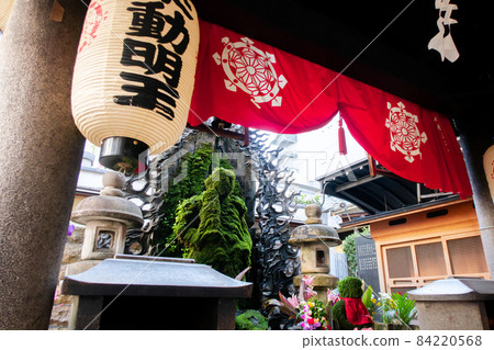 大阪法善寺水掛風堂 84220568