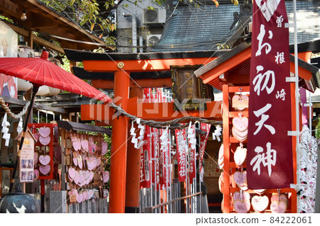 登上大阪大津天神的鮮紅色鳥居 84222061